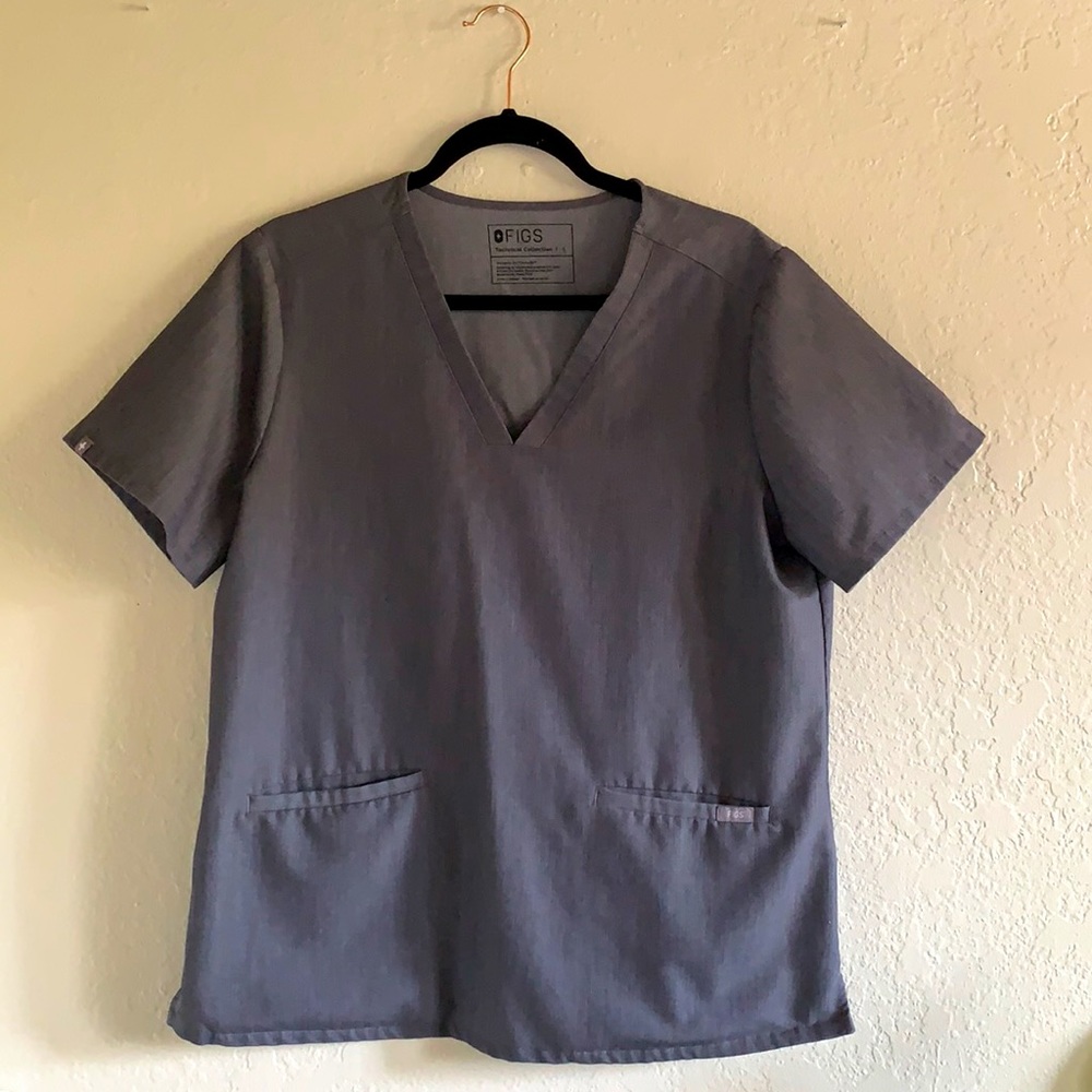 FIGS Casma three pocket scrub top